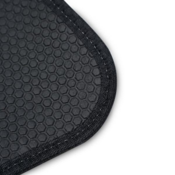 Non‑Slip Car Floor Mat — Durable 20oz Polyester, Single Piece